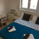 Liam Apartman *